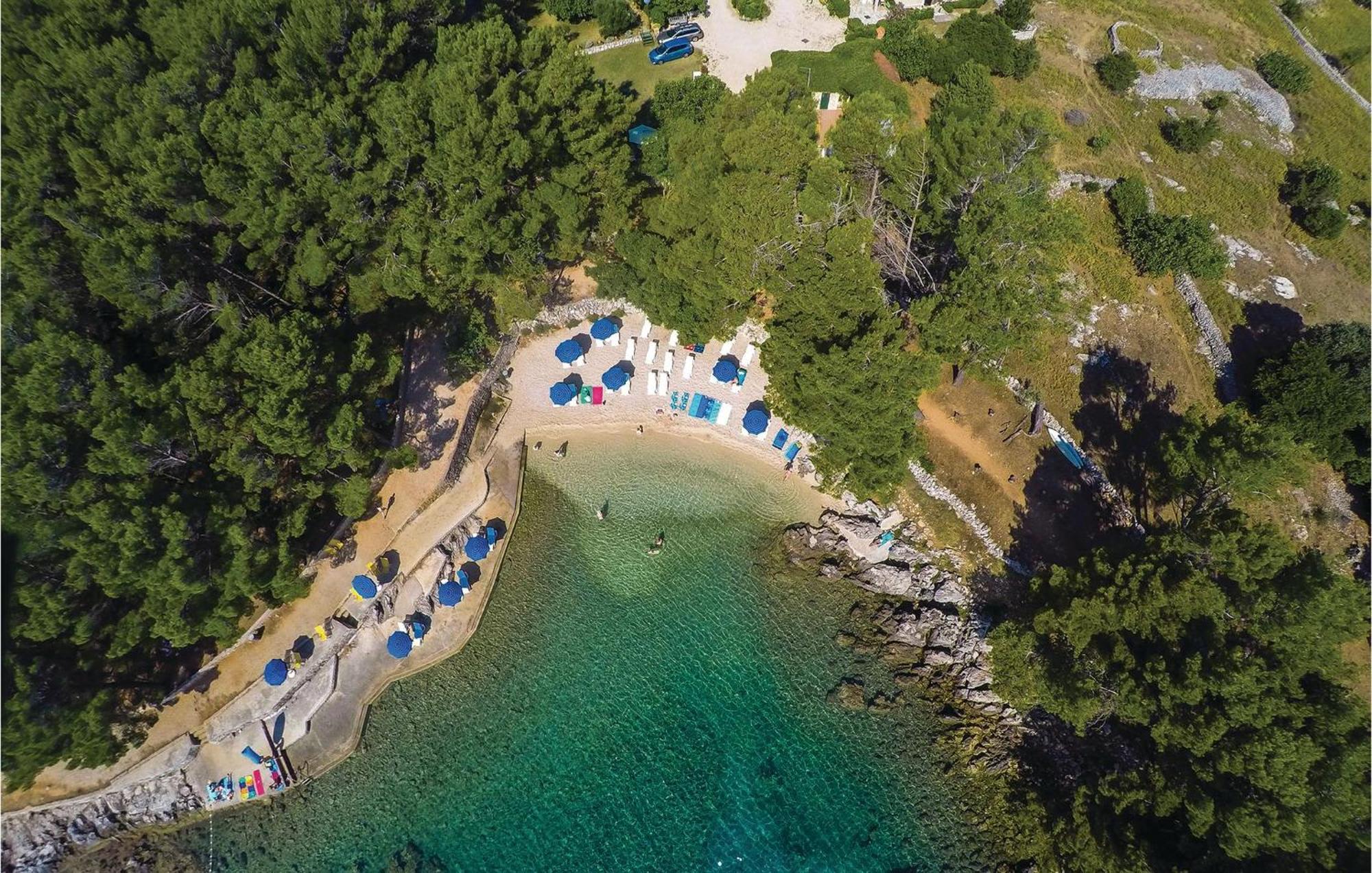 2 Bedroom Awesome Apartment In Veli Losinj Exterior photo