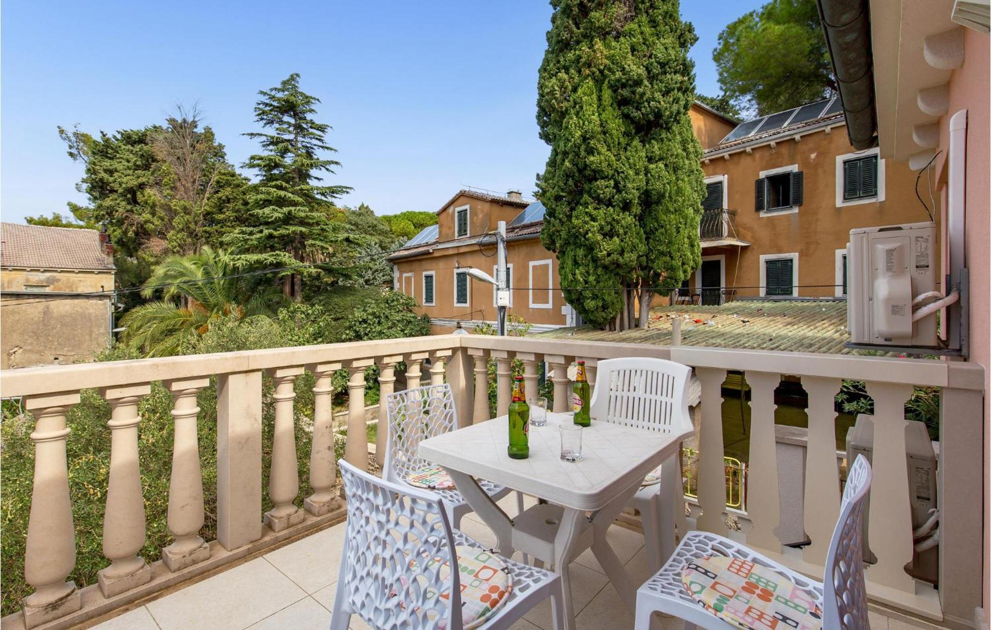 2 Bedroom Awesome Apartment In Veli Losinj Exterior photo